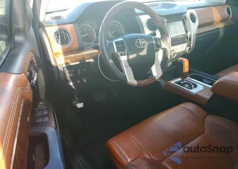 2017 Toyota Tundra 1794 Edition из США, поврежденный, VIN 5TFGW5F17HX221642